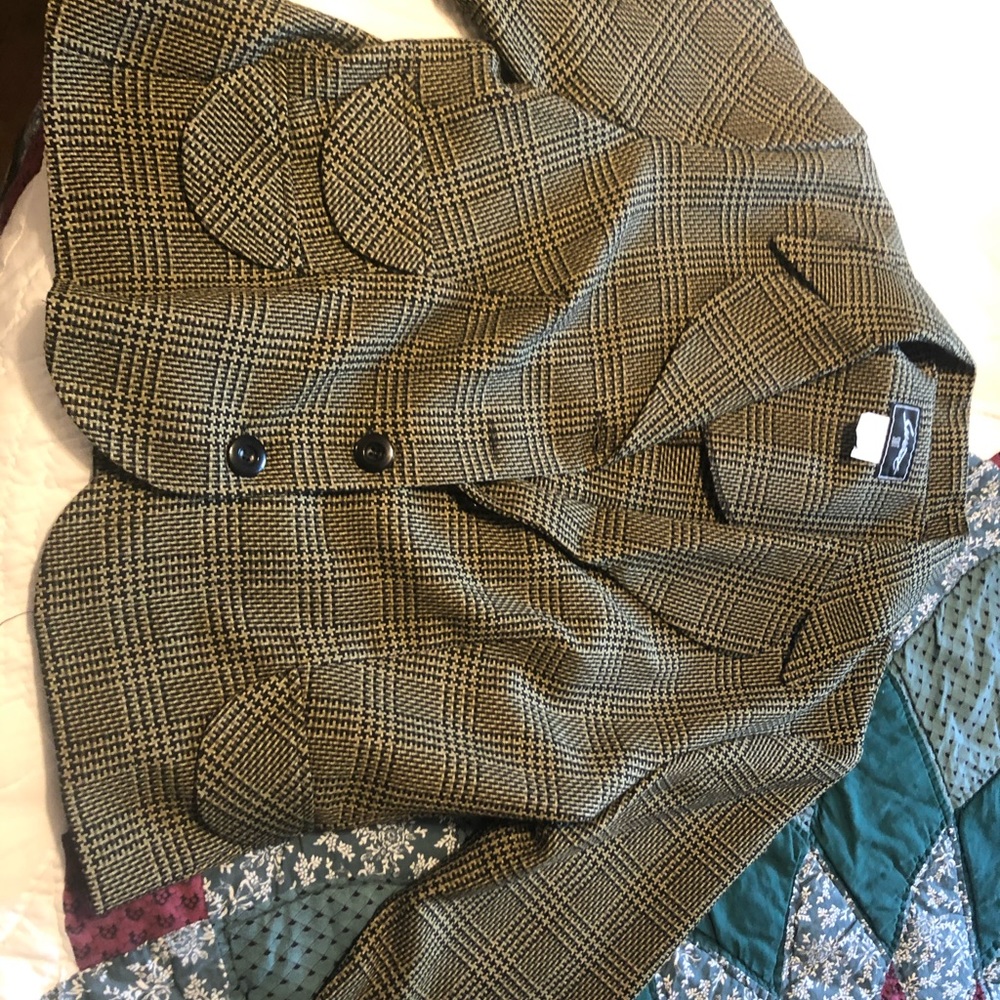Women’s 2 piece skirt suit